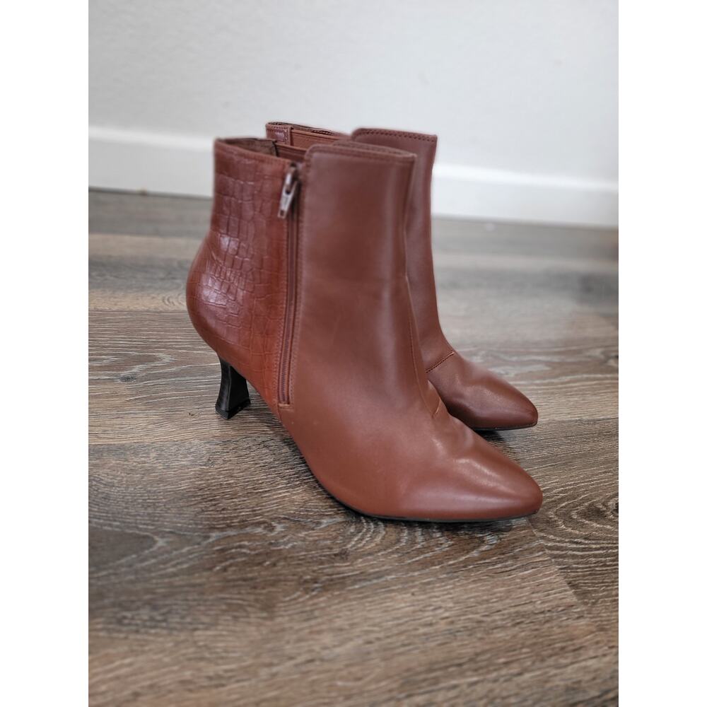 Clarks Women's Kataleyna Glow Brown Leather Ankle‎ Boots
